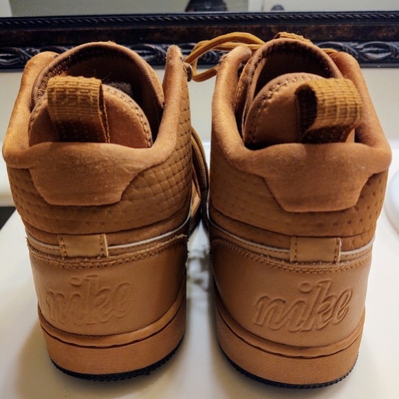 Nike Men’s Court Borough Mid Winter Wheat Sz 9 - Picture 2 of 3